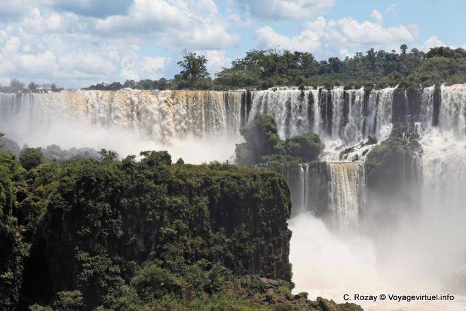 Otra vista del Salto San Martín, Puerto Iguazu Cataratas - Argentina