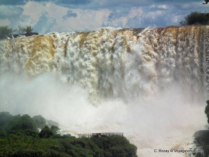 Rugido de los descubrimientos cae en el siglo XVI por Alvar Núñez Cabeza de Vaca, Puerto Iguazú - Argentina
