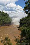 Barcos de atacar por el rio MENOS, Puerto Iguazu Cataratas, Argentina.