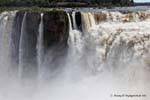Parte superior del lado brasileño caídas, Puerto Iguazu Cataratas, Argentina.