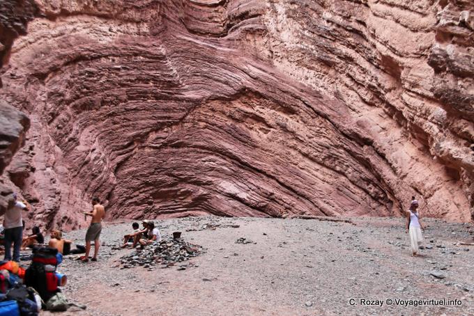 En el interior del anfiteatro rocoso (Anfiteatro) Quebrada de las Conchas - Argentina
