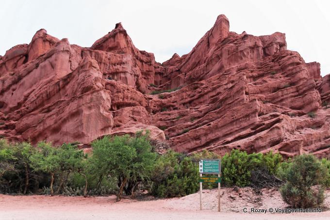 Escalada prohibida la Quebrada de las Conchas - Argentina