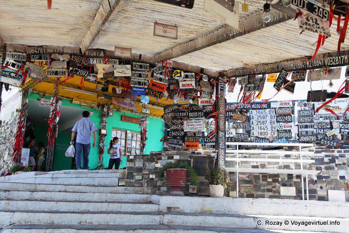 La entrada al santuario principal Difunta Correa, Vallecito, Provincia de San Juan - Argentina