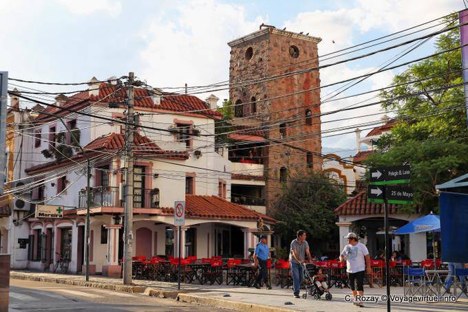 Esquina de 25 de Mayo y Pelagio Luna, La Rioja - Argentina