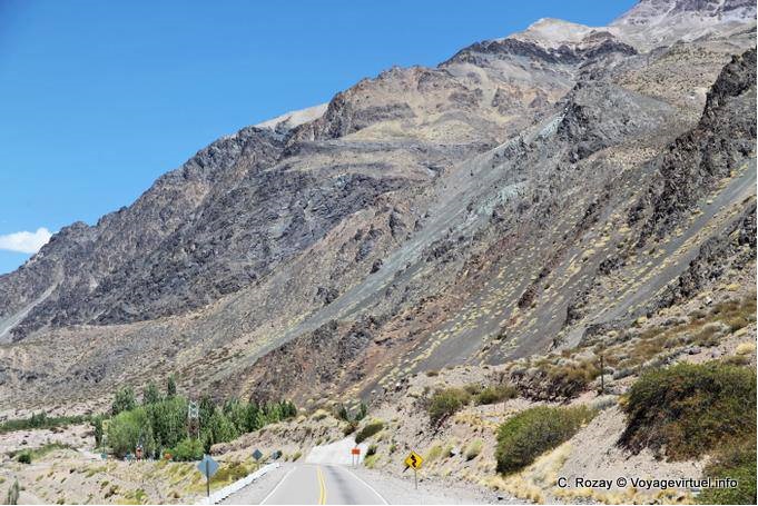Zona verde, Polvaredas, Ruta 7 de Mendoza en Chile - Argentina