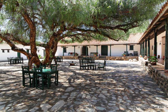 Molinos, Ruta 40, la Casa de Isasmendi - Argentina