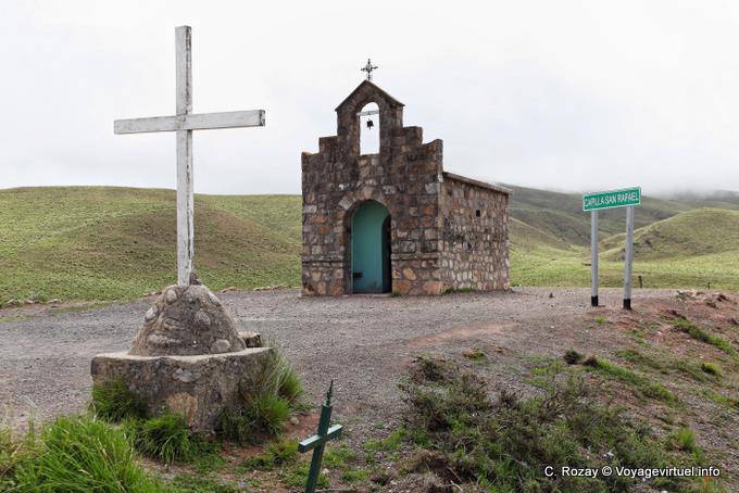 Piedra del Molino en la altitud 3457m, Capilla San Rafael - Argentina