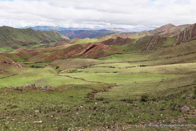 Paisaje entre la Cuesta del Obispo y Piedra del Molino, Valle Encantada - Argentina