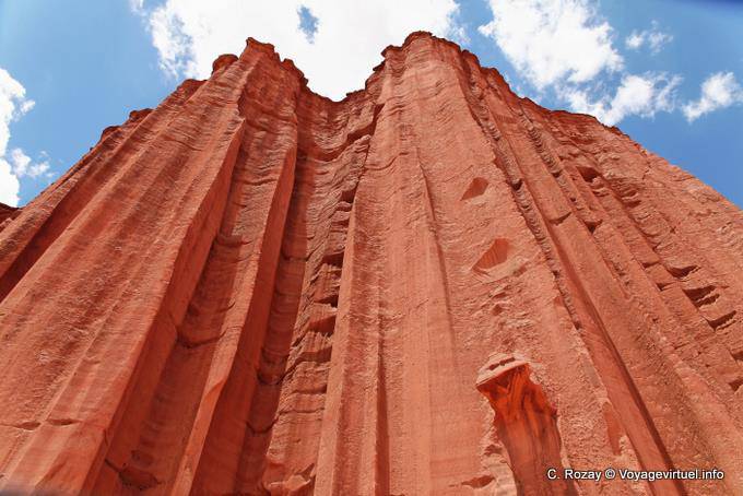 Muralla de la espectacular vista a la catedral pie, Talampaya - Argentina