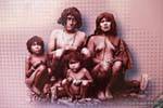 Tehuelche Familia fotografiada a principios del siglo XX, el Parque Nacional Tierra del Fuego, Ushuaia, Argentina.