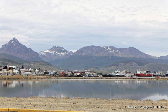 Reflejo de las montañas, Ushuaia - Argentina