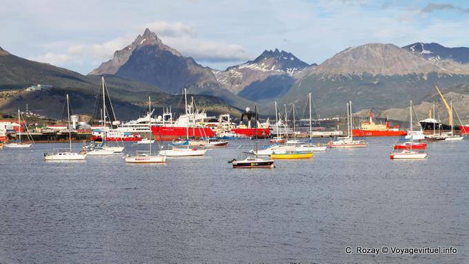 Barcos en las montañas, Ushuaia - Argentina