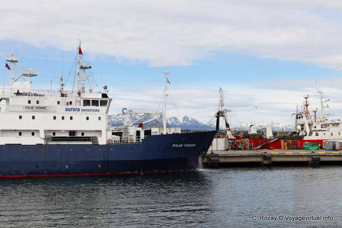 Barco de la expedición polar, Puerto de Ushuaia - Argentina