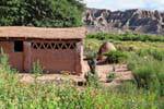 Horno de pan y hábitat ladrillo Valles Calchaquíes, Ruta 40, Argentina.