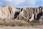 Pasando a través de la Quebrada El Tonco Valle Calchaquíes, Ruta 40, Argentina.