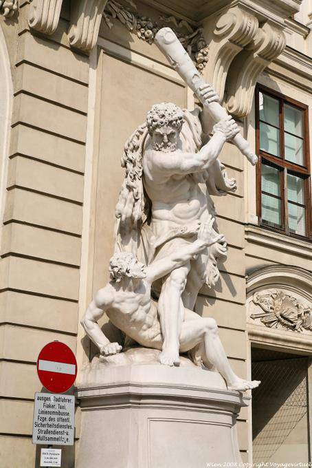 Hofburg Spanische Reitschule, otra estatua de Hércules - Viena - Austria