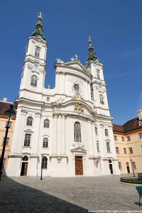 Jodok Fink Platz, Iglesia Piaristenkirche - Viena - Austria