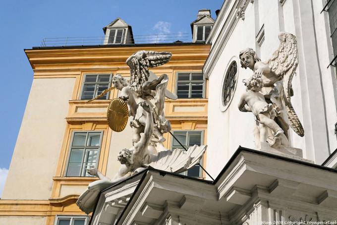 Michaelerkirche, ttatuaire religiosa - Viena - Austria