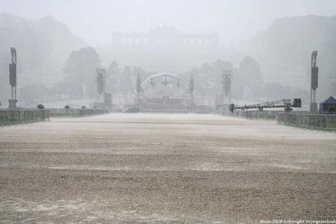 Schönbrunn en la lluvia, es regnet - Viena - Austria
