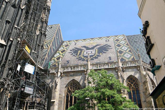 Stefansdom, Azulejos Imperio Emblema - Viena - Austria