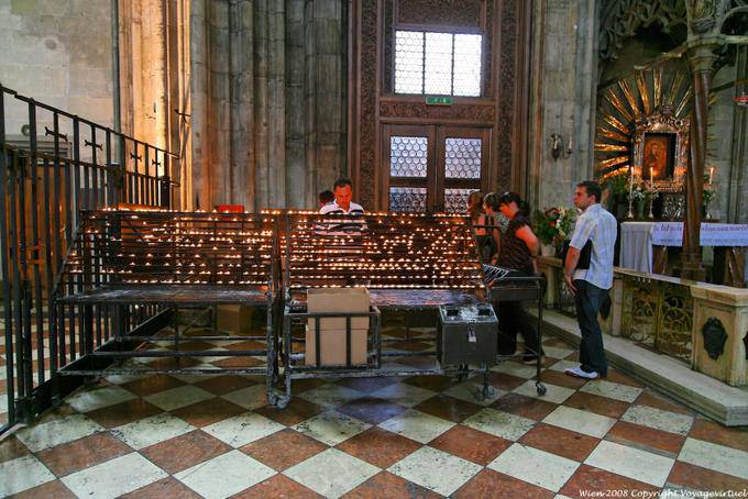Catedral de San Esteban, velas devocionales, Opferkerzen - Viena - Austria