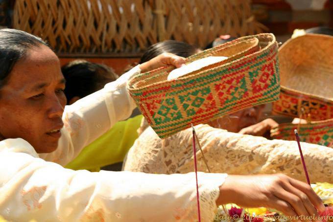 Bangli, incienso partido - Bali