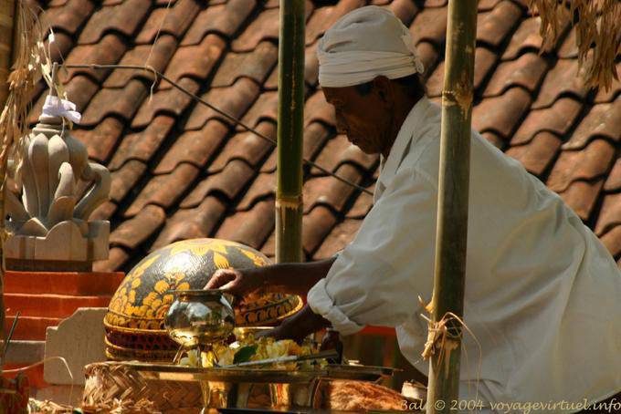 Preparativos de la ceremonia, Bangli - Bali