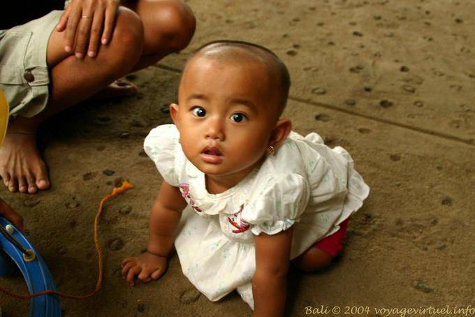 Les yeux d'une enfant Git Git Bali 