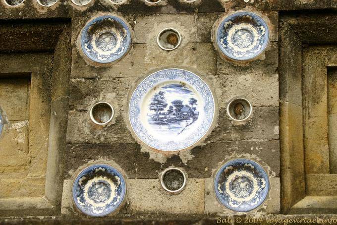 Decoración de porcelana, Templo Pura Kehen - Bali