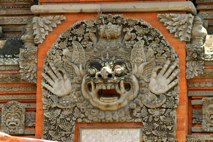 Kengetan, figura terror - Bali