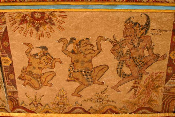 Mural divertido en el juzgado, Klungkung - Bali