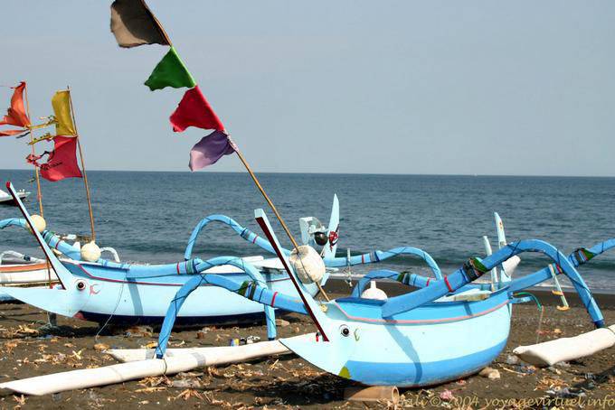 Azul jukungs Kusamba - Bali