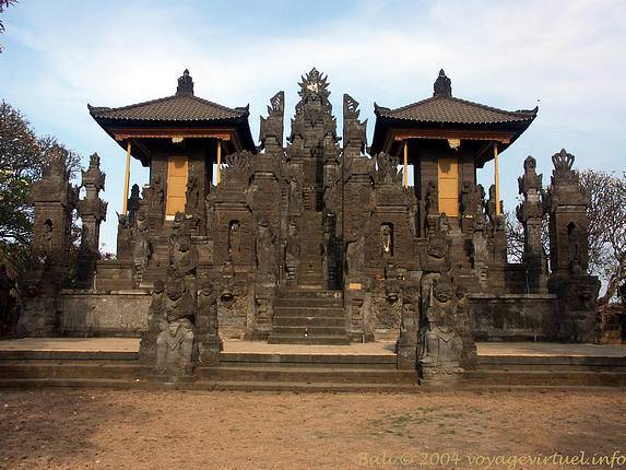 Templo Jagaraga Dalem pertenece a Pura Kahyangan Tiga Jagaraga - Bali