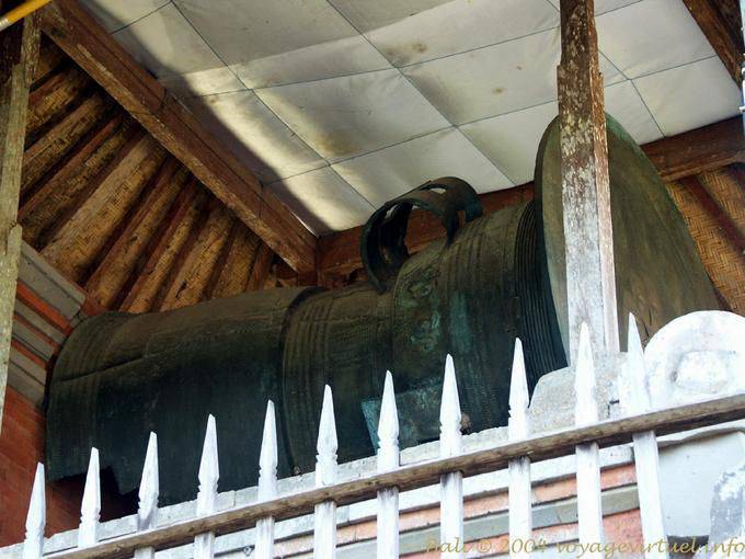 Campana gong Penataran Sasih - Bali