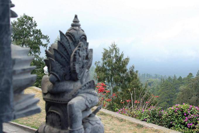 Vue depuis l'une des terrasses du Pura Tegeh Koripan, Gunung Penulisan Templo Bali  