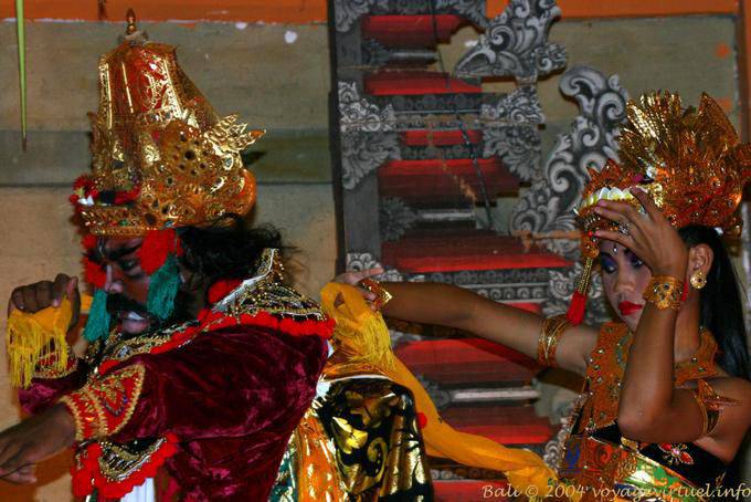 Lucha feroz Ramayanesque, bailar Ramayana Nusa Dua - Bali
