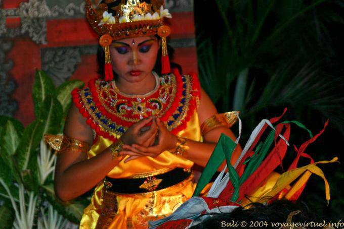 Caída de la mano, el Ramayana danza balinesa - Bali