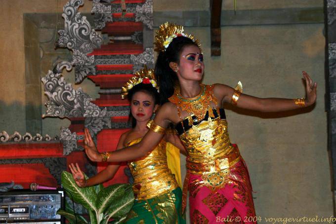 Niñas ballet, danza Ramayana Nusa Dua - Bali