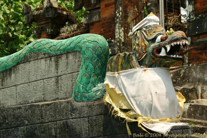 Serpiente Verde, Templo Rambut Siwi - Bali