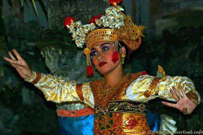 Bailarín Legong, Barong danza - Bali
