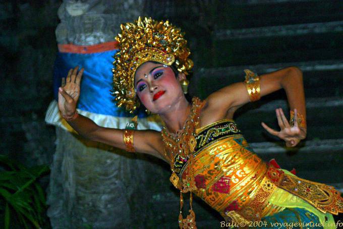 Dancing Queen, Ubud, Danza Barong - Bali