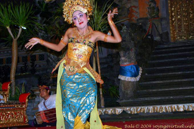Tambaleándose bailarín, Ubud Barong danza - Bali