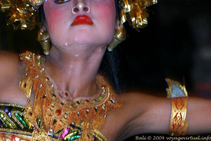 Maquillaje que fluye, Ubud Bali Barong danza - Bali