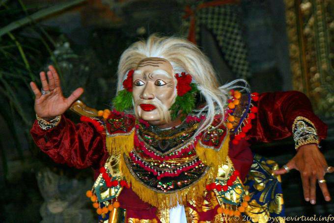 Uno de los personajes Ubud Barong danza - Bali