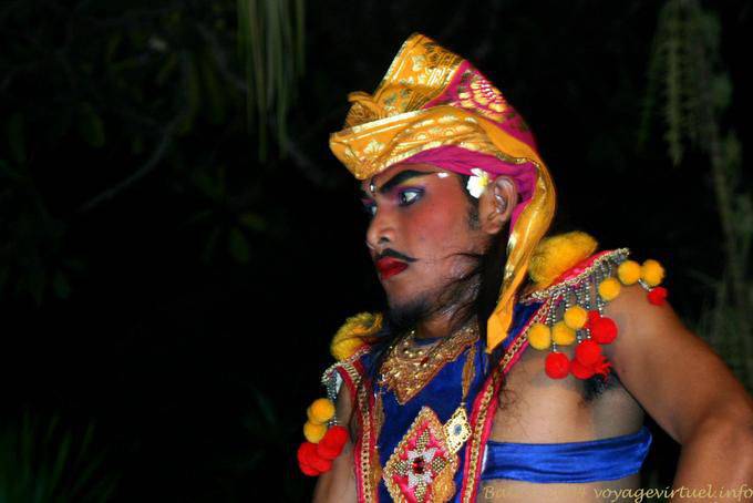 Guerrero Regard, Ubud Barong danza - Bali
