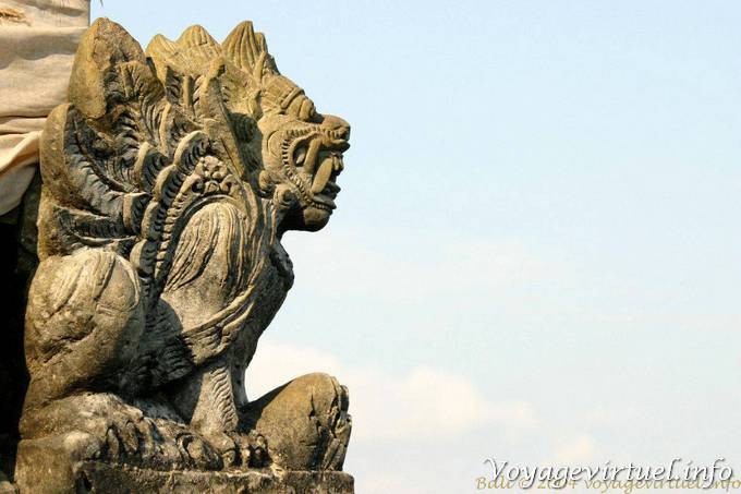 Estatua con dientes largos Uluwatu - Bali