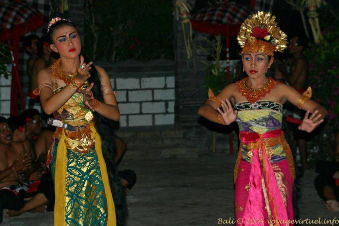 Sita bajo la protección de Laksamana, Kecak danza en Uluwatu - Bali