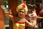 Kaleka, sacerdotisa principal de Rangda, Kriss danza, Bali.