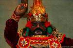 Figura mítica en un espectáculo de danza balinesa, Ramayana Nusa Dua, Bali.