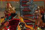Lucha feroz Ramayanesque, bailar Ramayana Nusa Dua, Bali.